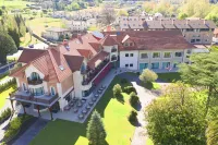 Gran Hotel Balneario de Puente Viesgo Các khách sạn ở Tarriba