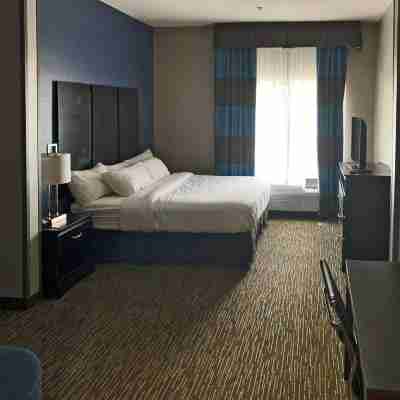 Comfort Inn & Suites Columbus North Rooms