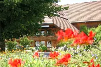 Restaurant Hotel Rüttihubelbad فنادق في Konolfingen