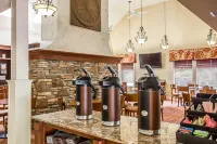 Suburban Studios Columbia - Harbison Hotels in Seven Oaks