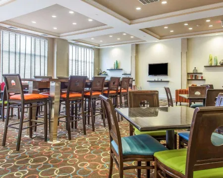 Comfort Suites Florence I-95 Отели в г. Дарлингтон