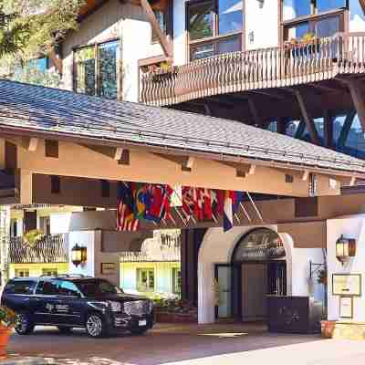 Lodge at Vail, A RockResort Hotel Exterior