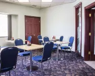 Ramada by Wyndham Nisku Edmonton Airport فنادق في Nisku