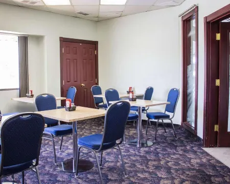 Ramada by Wyndham Nisku Edmonton Airport