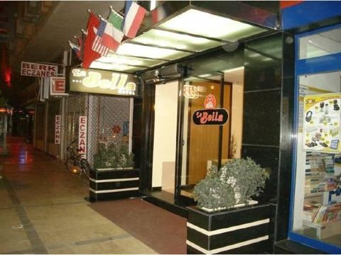 2. 호텔 라 벨라 ..