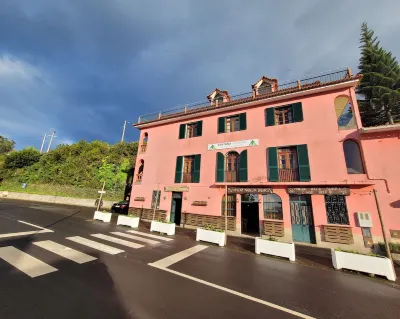 自然中的桑塔納休眠去B&B Parque Tematico da Madeira附近的飯店