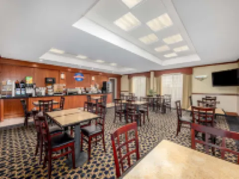 ベイモント バイ ウィンダム プラット プラットのホテル