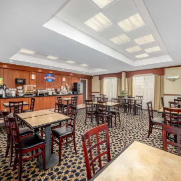 Baymont by Wyndham Pratt