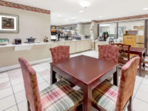 Super 8 by Wyndham Pine Bluff Hotels in Pine Bluff