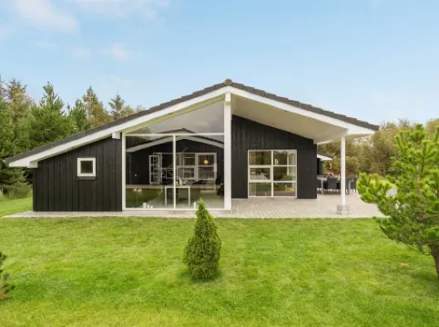 "Frida" - 700m from the Sea