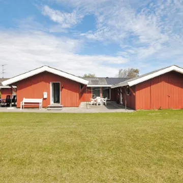 "Momme" - 500m from the Sea