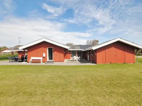 "Momme" - 500m from the Sea