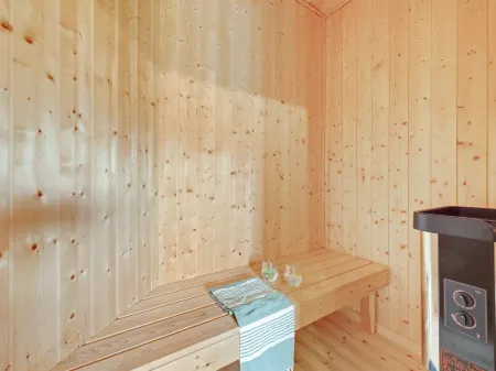 "Binna" - 1.2km to the Fjord Отели в г. Hemmet