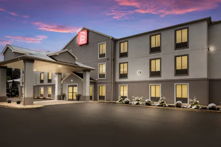 Red Roof Inn & Suites Bloomsburg - Mifflinville Отели в г. Скотт