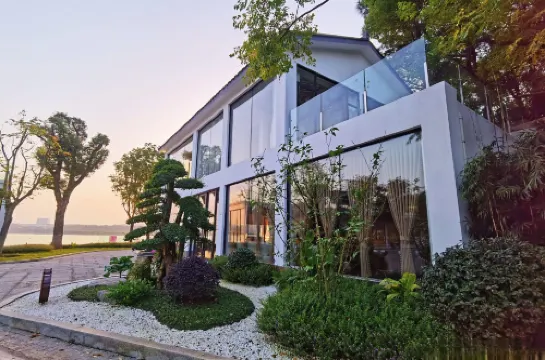 Yueyang Bamboo Mountain Residence