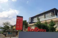 RedDoorz Near Jawa Timur Park 2