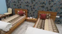 Raja Ji Hotel and Restaurant فنادق في Jind