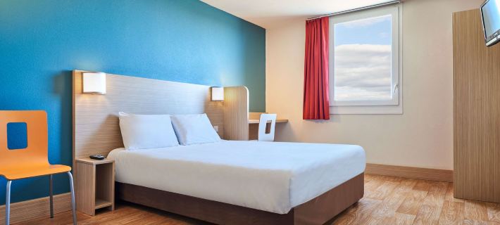 Kyriad Direct Mont de Marsan - St Avit Hoteles en Landas
