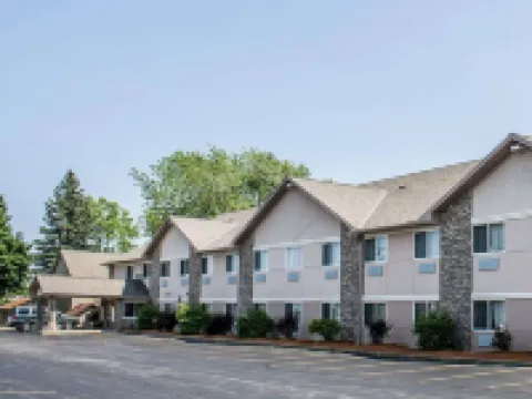Quality Inn & Suites Hotels in Door County