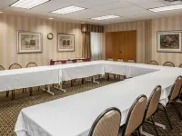 Quality Inn Castleton Hotels near Keystone Mall