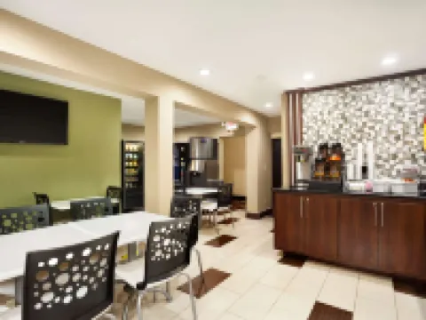 Super 8 by Wyndham Joplin Hotels in Joplin