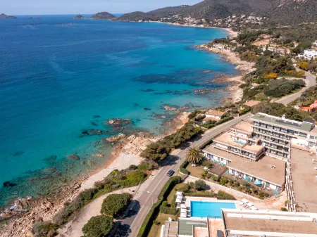 Rés. les Calanques, Studio 2 Pers Отели в г. Аяччо