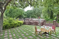 WelcomHeritage Bal Samand Lake Palace Hotel in zona Jaswant Thada