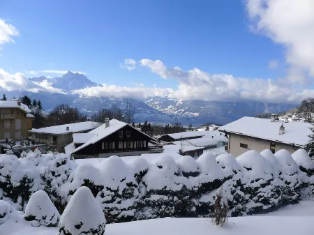 Grand-Hôtel B35 Отели рядом с достопримечательностью «Aigle Castle»