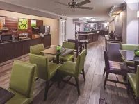La Quinta Inn by Wyndham Laredo I-35 - Bữa sáng