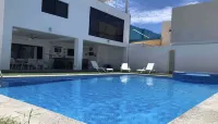 Big House Pool  Grill, 4 Bedrooms 12 Ppl AC Ocean View TV Wifi