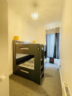 Luxury 3 Bedrooms Entire Flat - Self Check in & Check Out