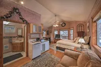 Homey Pet-Friendly Libby Cottage w/ Yard by Creek!