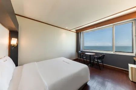 Boryeong Hotel BOM Отели рядом с достопримечательностью «Boryeong Mud»