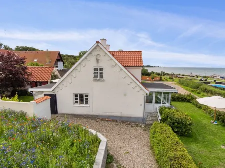 "Merete" - 50m from the Sea Отели в г. Tranekaer