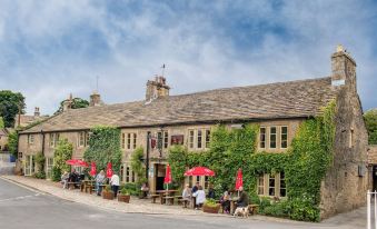 The Red Lion & Manor House