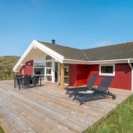 "Emelie" - 200m from the Sea Hoteles en Bjerregård