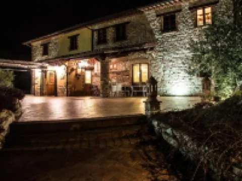 ลากาสเตลลายารีสอร์ท โรงแรมในFabriano