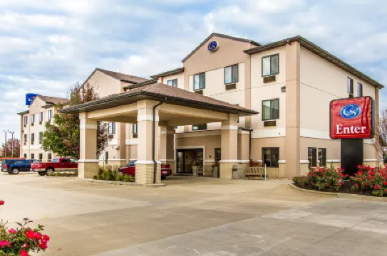 Comfort Suites Mattoon East