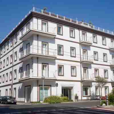 卡德國際飯店 Hotel Exterior