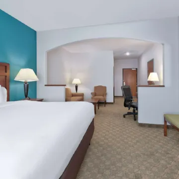 Baymont Inn & Suites by Wyndham Glen Rose