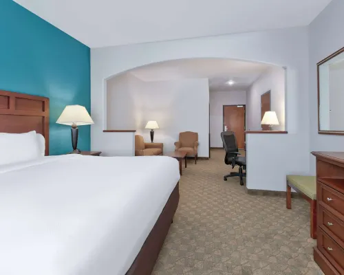 Baymont Inn & Suites by Wyndham Glen Rose Hotels in Somervell County