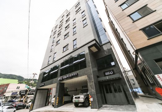 숙소 내부 깔끔한 침구 사진