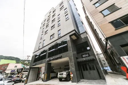 Ulleung with Ulleung Отели в г. Уллын