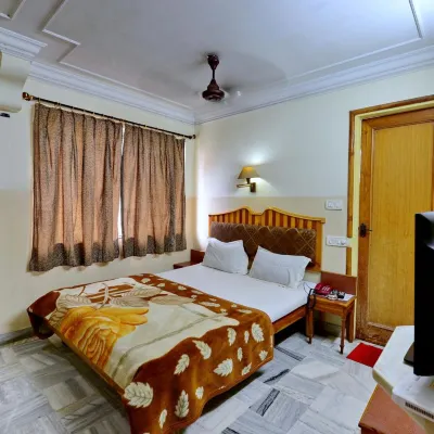 Hotel Yatrik Hotels near Sri Sri Thakur Anukul Chandra Satsang Ashram