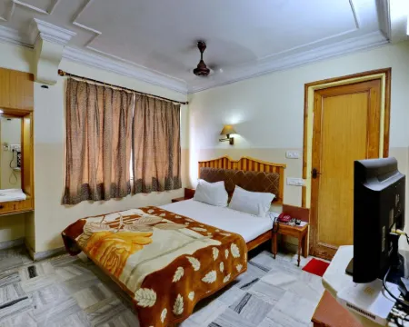 Hotel Yatrik Hotels in Deoghar