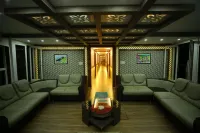 Casino Houseboats