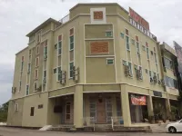 Rock Wood Hotel Hotels near Petani Parade