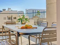Sanders Crystal 1 - Cute 2-Bdr Apt w Shared Pool Hotel a 