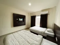 De capitol Hotel Syariah Hotel dekat Toko Juara jl Poros BTP Blok AB no 24