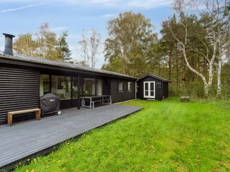 "Shayene" - 2.5km from the Sea